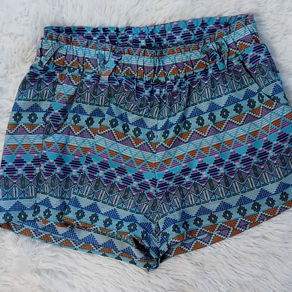 B Bop colorful patterned Shorts M SIZE - Picture 8 of 10